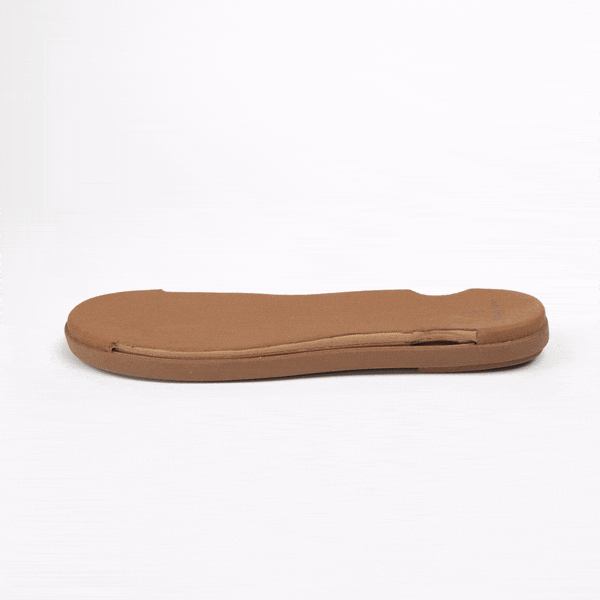 Shoe base swapping between tops